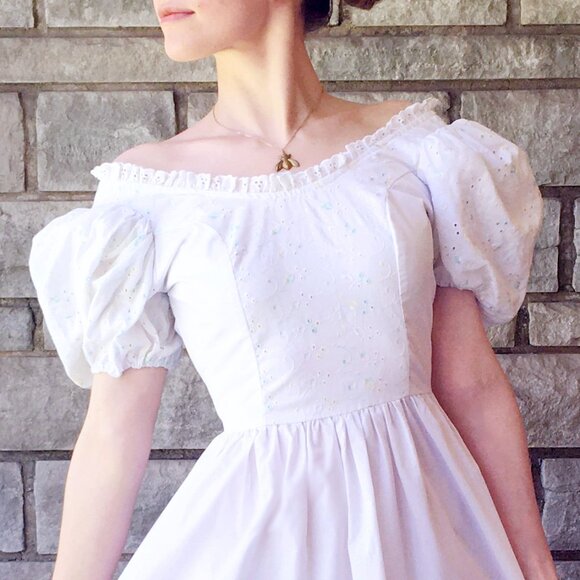 Meet your Posher, Hannah - Picture 1 of 1